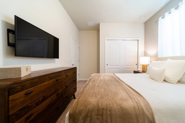 Photo - 2422 Dubai St Unidad ID1280920P