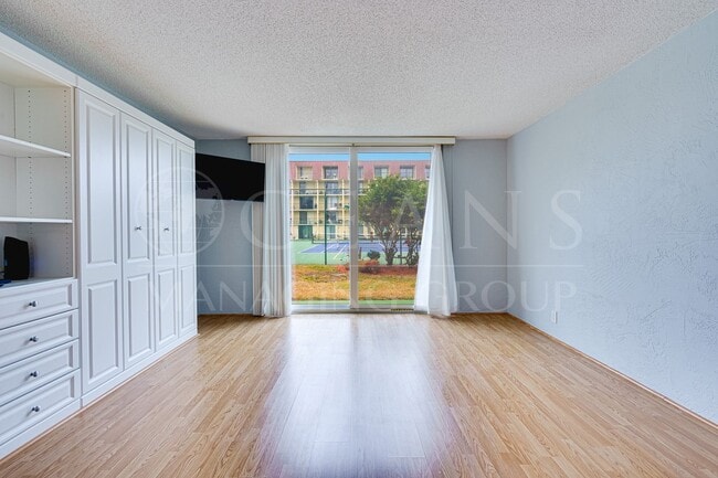 Photo - Charming Beachside 1-Bedroom Condo – Available Now Unidad 105