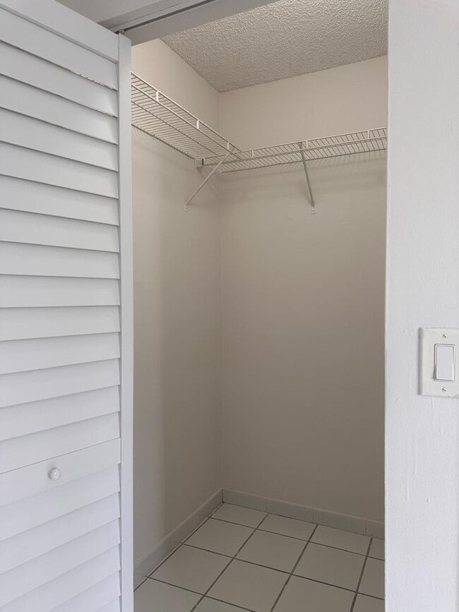 Kina Hialeah Apartments