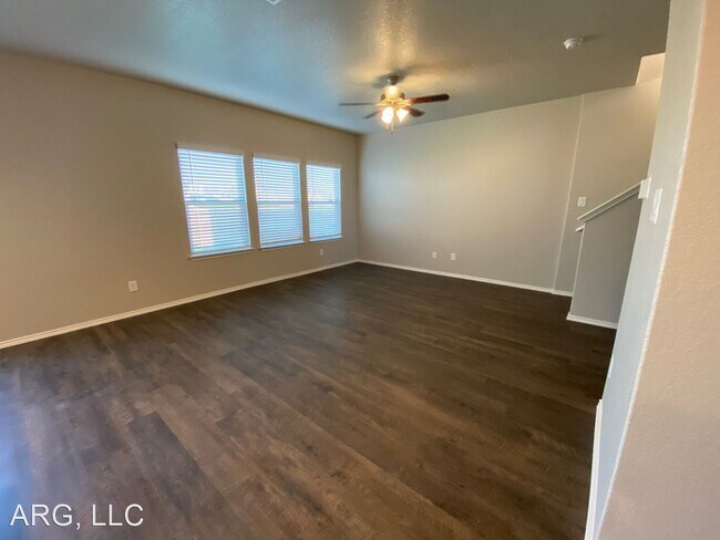 Photo - 3 br, 2.5 bath House - 3916 Asher Alley