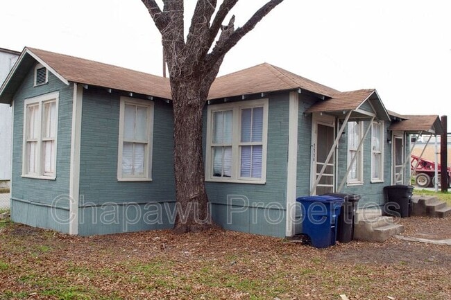 Photo - 111 S Olive St House