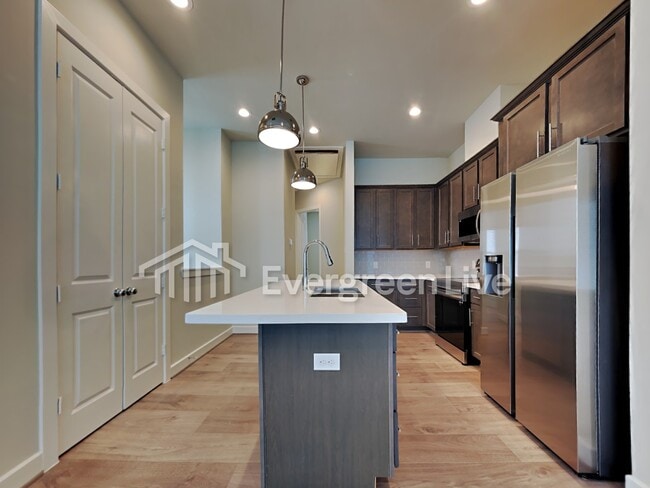 Photo - 2608 Upper Quinn Wy