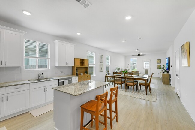 Photo - 16910 Elm Grove Road