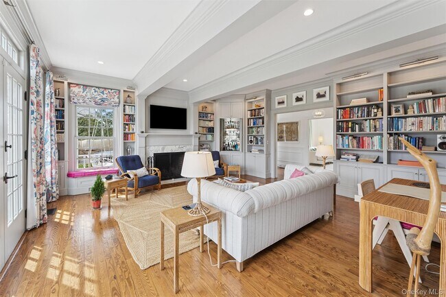 Photo - 109 Quogue St