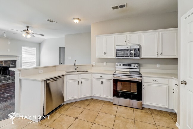 Photo - 911 Walters Dr