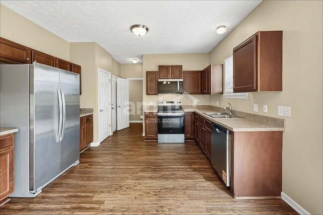 Photo - 103 Porter Ct
