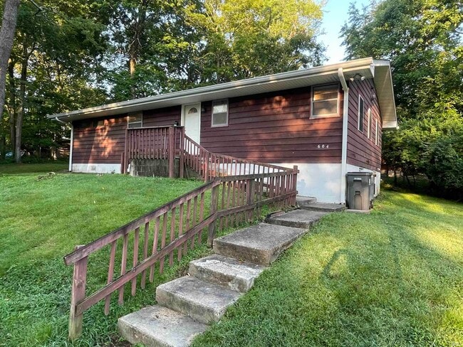 Photo - 604 S Swain Ave