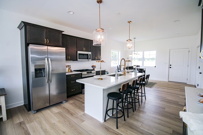 Photo - 2039 Isabella Ln