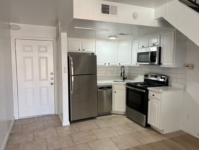 Photo - Townhollow Apartments