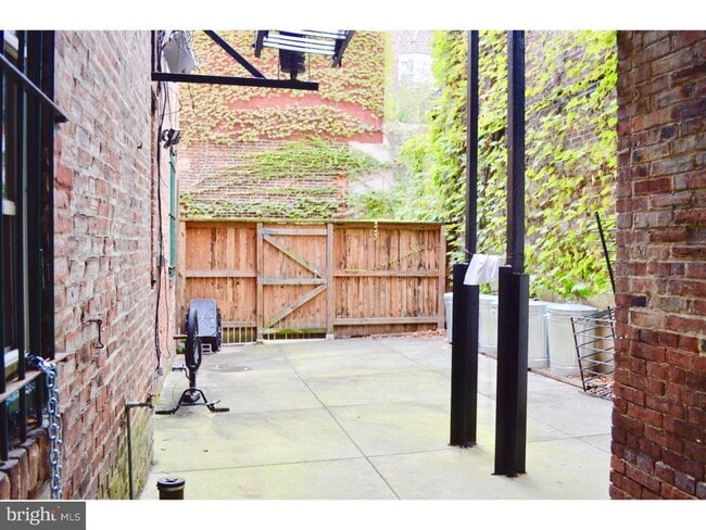 Photo - 332 S 17th St