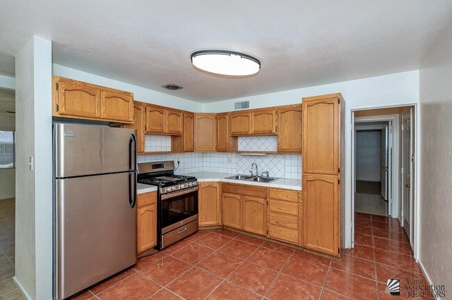 Photo - 1314 E 23rd Pl