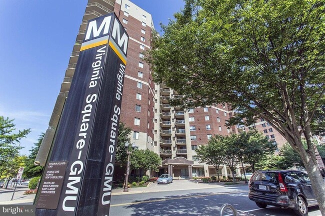 Building Photo - 901 N Monroe St Unit 313 Rental