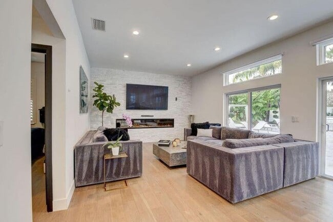 Photo - 6298 Sand Hills Cir