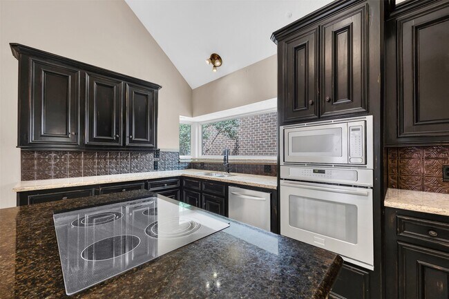 Photo - 7659 Ameswood Rd