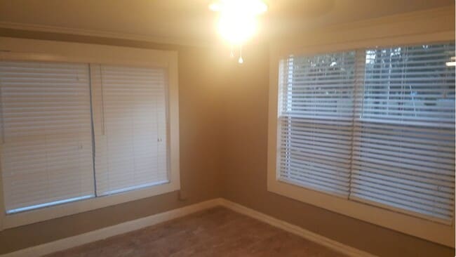 Photo - 1935 W Walnut St