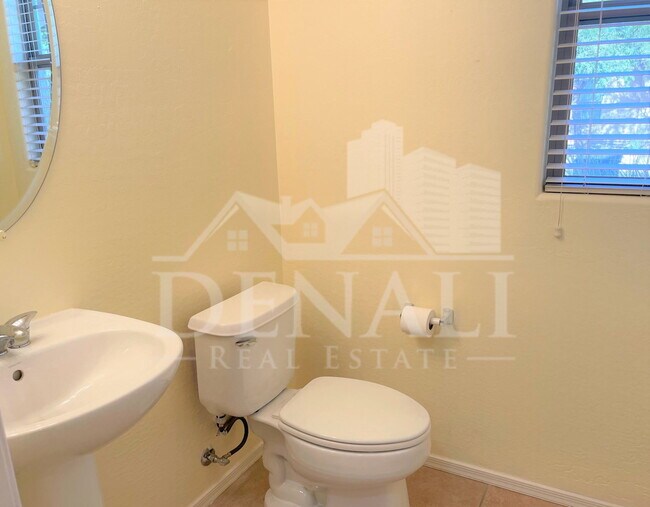 Photo - 2741 E Bart St