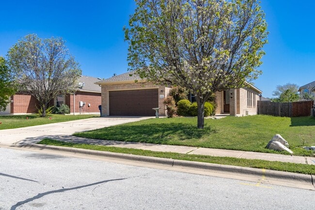 Photo - 702 Pampas Ricas Dr