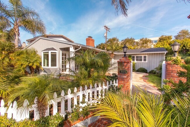Building Photo - Charming 3 Bed/2 Bath Home in Bird Rock/ La Jolla- 1 Block from the Ocean!