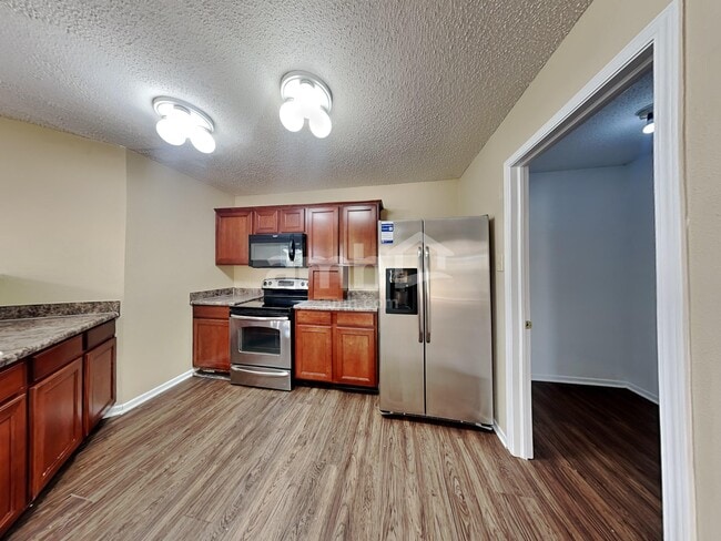 Photo - 15204 Clear St