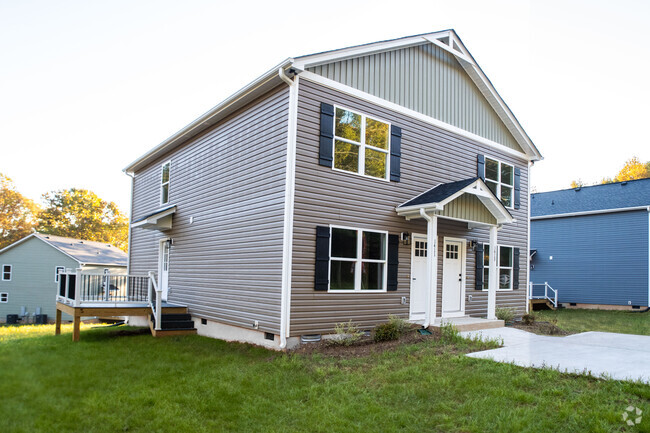 Building Photo - 977 22nd St NE Rental