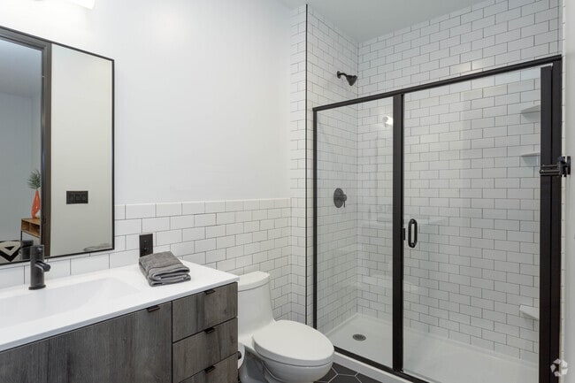 2BD, 2BA - 1,072SF