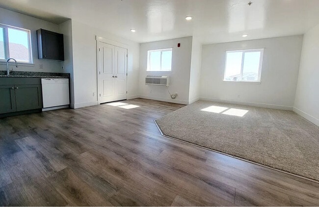 Photo - 5963 N Freedom Rd Unidad #4