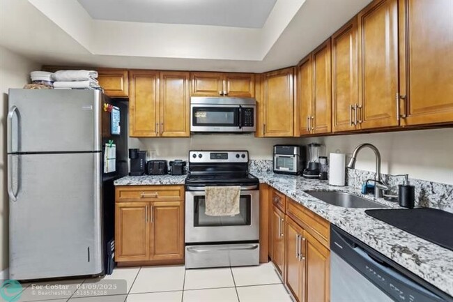 Building Photo - 5850 NW 57th Ave Unit 4 Rental
