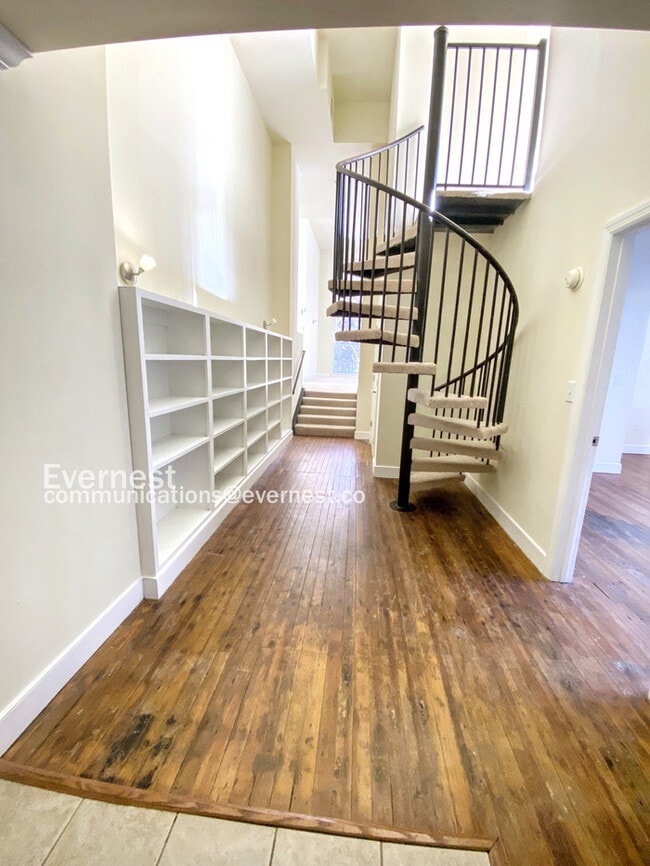 Photo - 525 E Grace St Apartment Unit 101