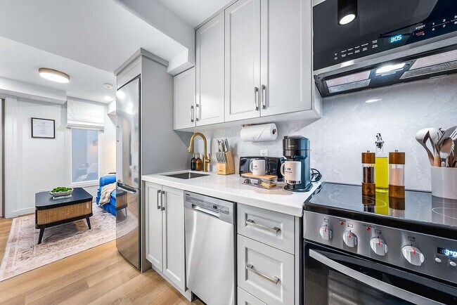 Photo - 168 McCaul St Unit SI ID1389232P