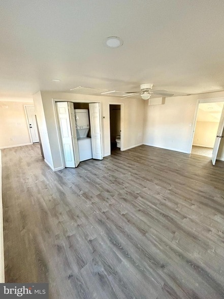 Photo - 34565 Main St