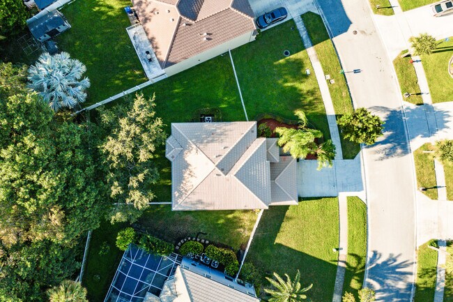 Photo - 255 Saratoga Blvd E