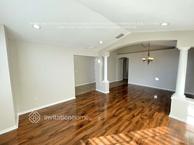 Photo - 1825 Leybourne Loop