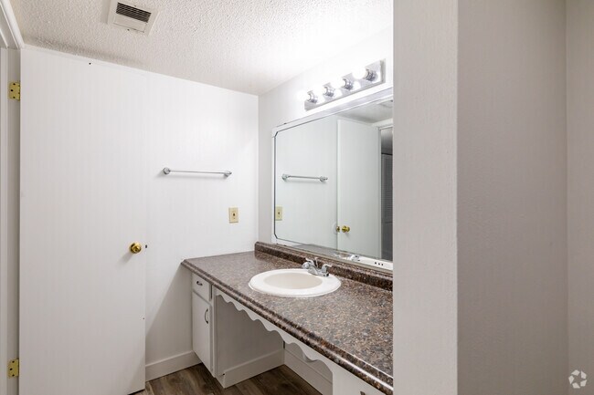 1BR, 1BA - Bathroom