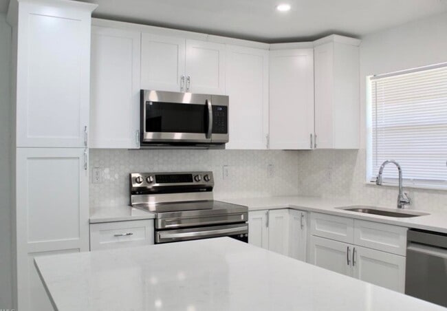Building Photo - 3680 Gasparilla St Rental