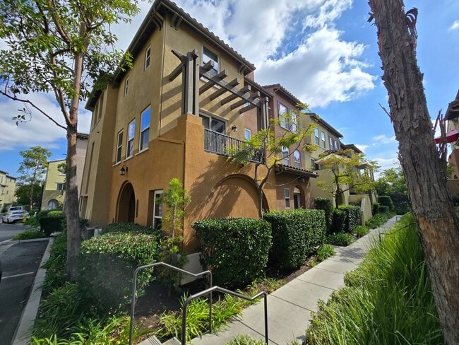 Photo - Luxury Tri-Level Townhome – Terraces at Es...