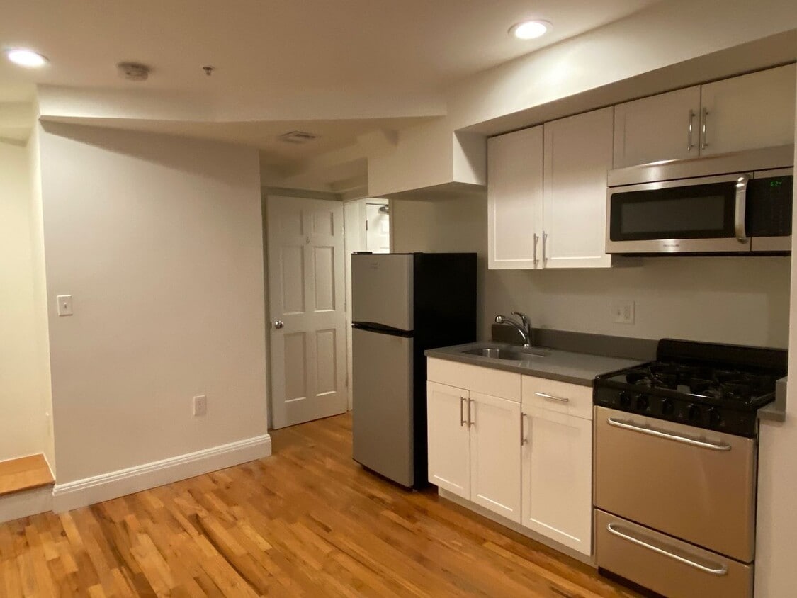 Nicely renovated studio in a prime spot ne... - Nicely renovated studio in a prime spot ne...