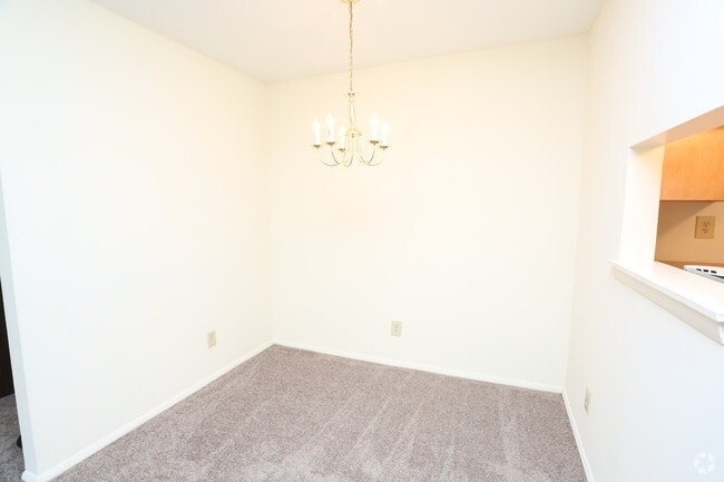 2BR, 1BA - 860 SF - Dining Area