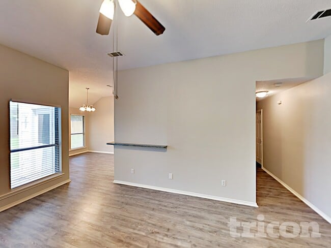 Photo - 1508 Manitoba Ln