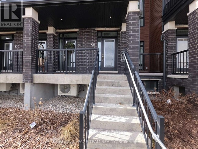 Photo - 814 Ralph Hennessy Ave