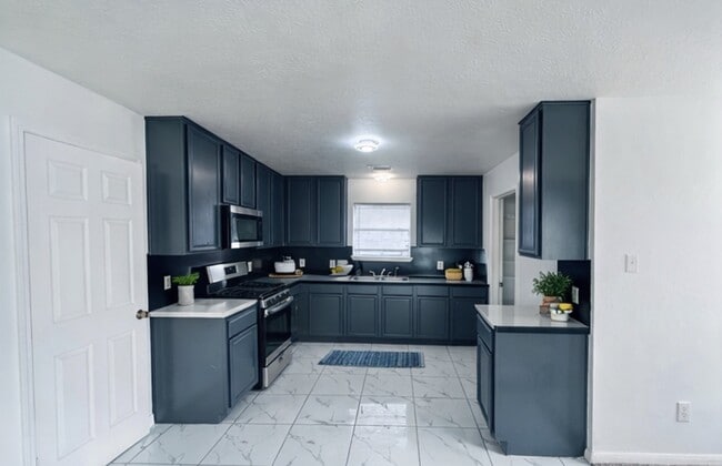 Photo - 2206 Laurel Oak Dr