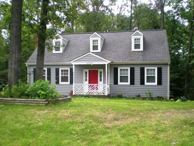 4 BR / 2 BA Cute Cape Cod In Chester, Avai... - 4 BR / 2 BA Cute Cape Cod In Chester, Avai... House