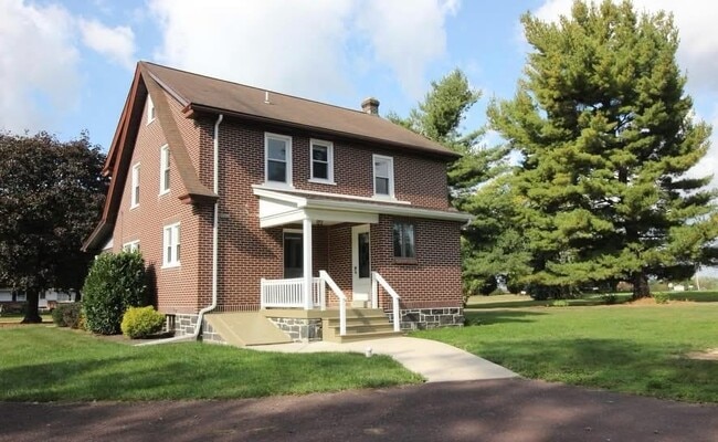 Photo - 479 Allentown Rd