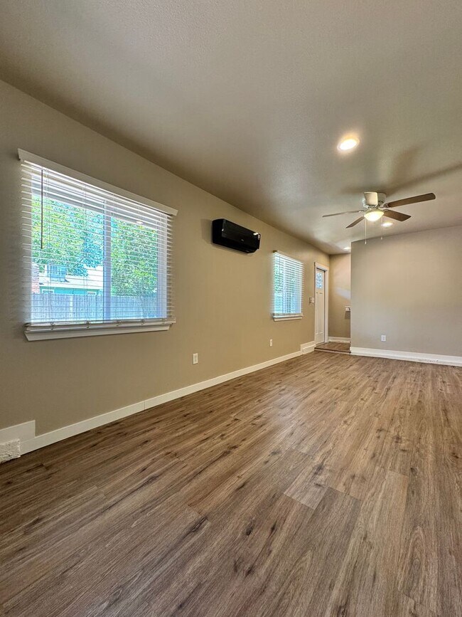 Photo - Available Now! 3 Bed/1.5 Bath Close to Downtown Lodi