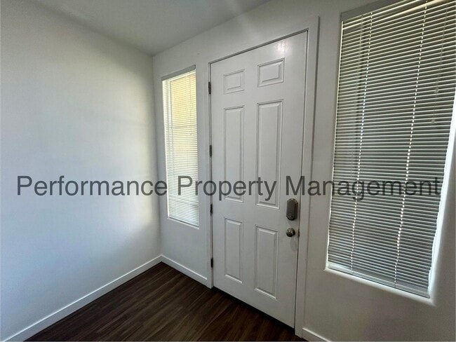Photo - 2505 Mercedes Dr