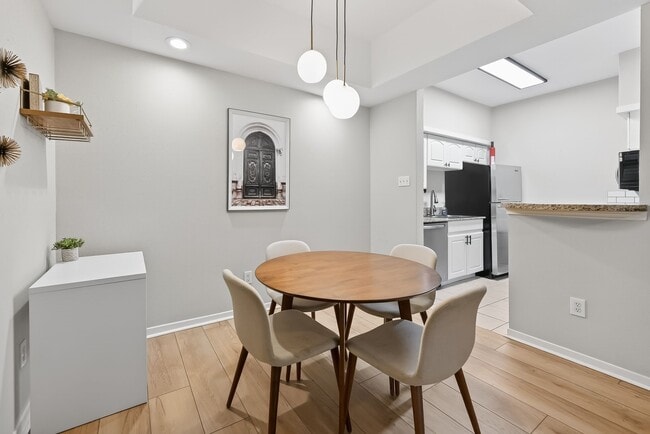 Photo - 4041 Drake St Unit 109