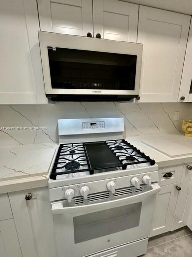 Photo - 7439 Twin Sabal Dr