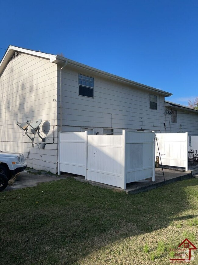 Building Photo - 4147 Willard Dr Rental