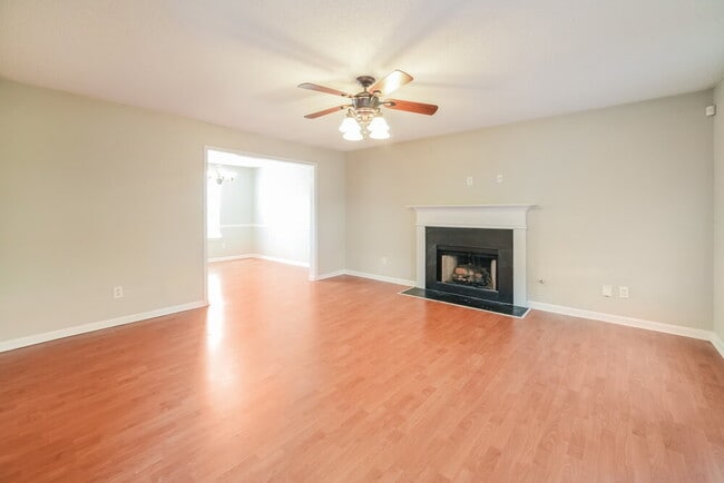 Photo - 5442 Beaver Lake Dr SW