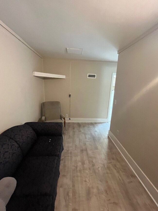 Photo - 38. W. University Street Unit A