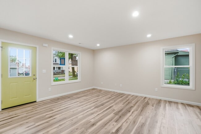 Photo - 1626 Howell St
